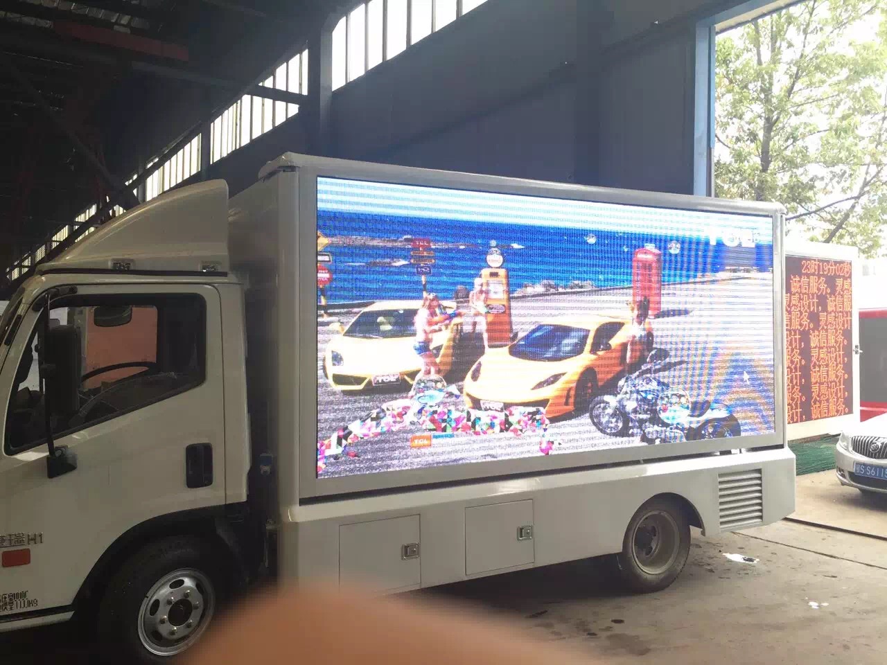 东风多利卡LED广告车